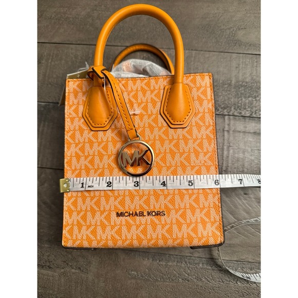 NWT Michael Kors Mercer XS Honeycomb Gold Signature PVC Shopper XBody - Picture 6 of 10